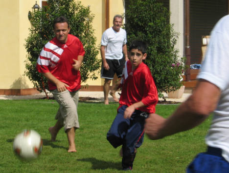 Fussball 090b.jpg   35kb   26.03.2021 22:21:49